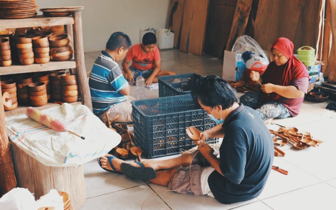 Teak Root Cutleries, the Way to Empower the Community